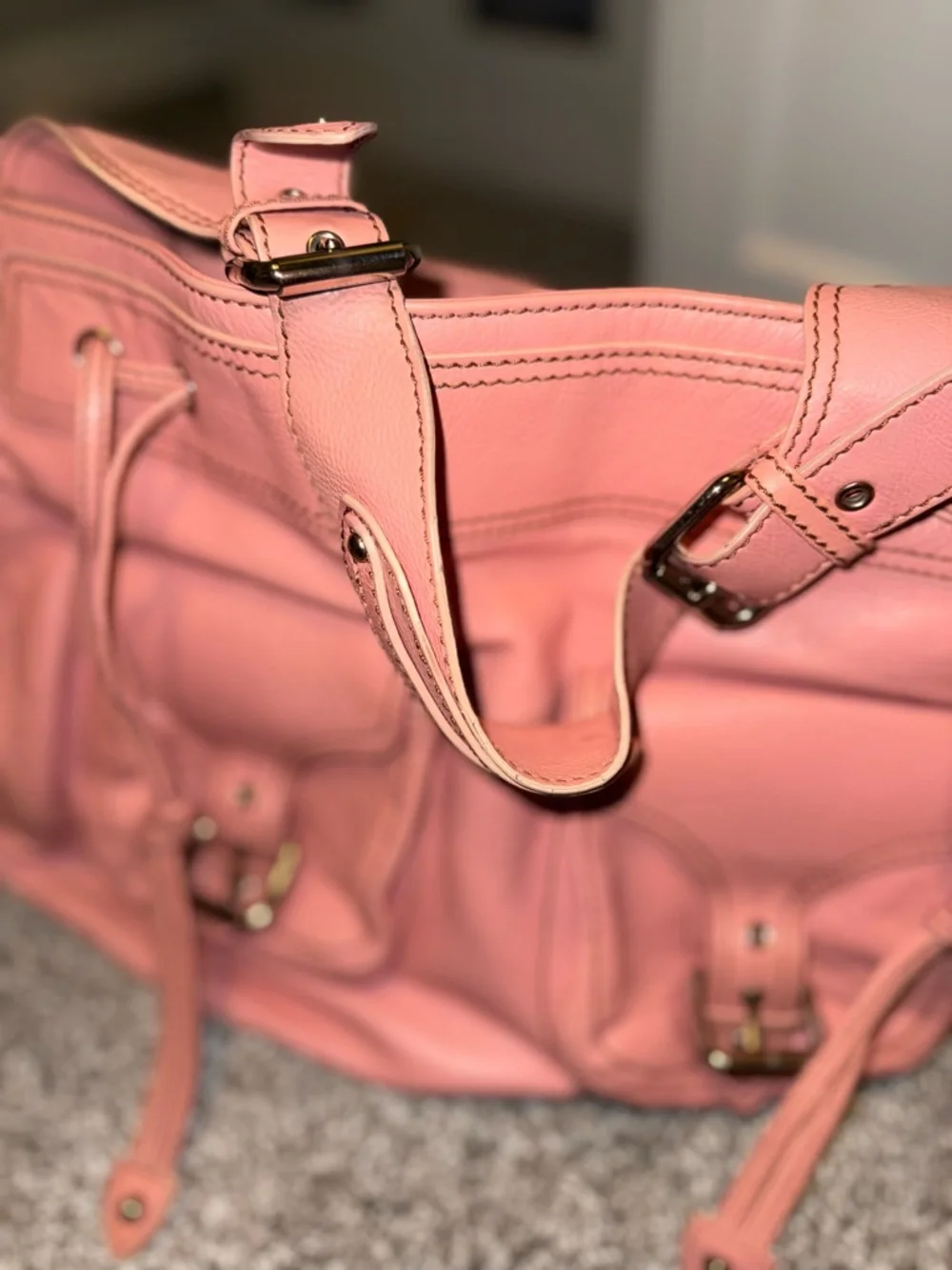 Marc Jacobs Rose-Pink Leather Shoulder Bag with Front Pockets - Picture 3 of 9